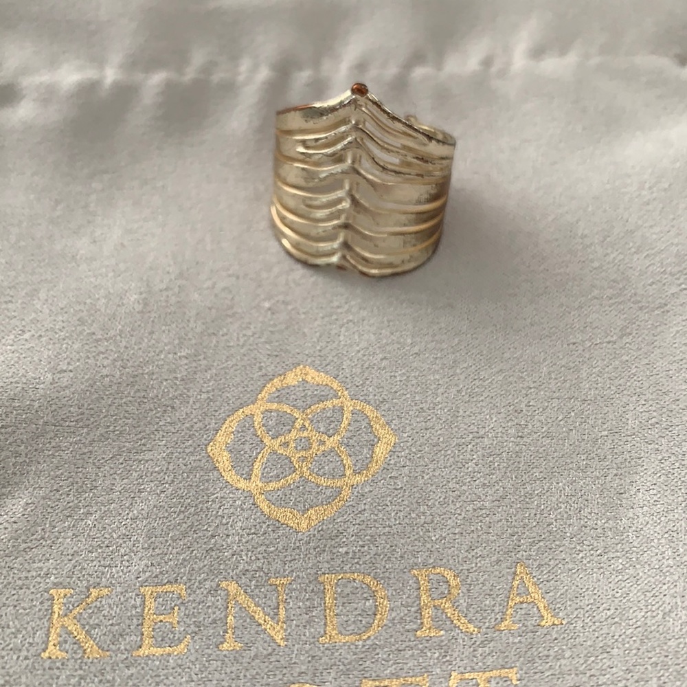 Kendra Scott adjustable ring m/l - gold